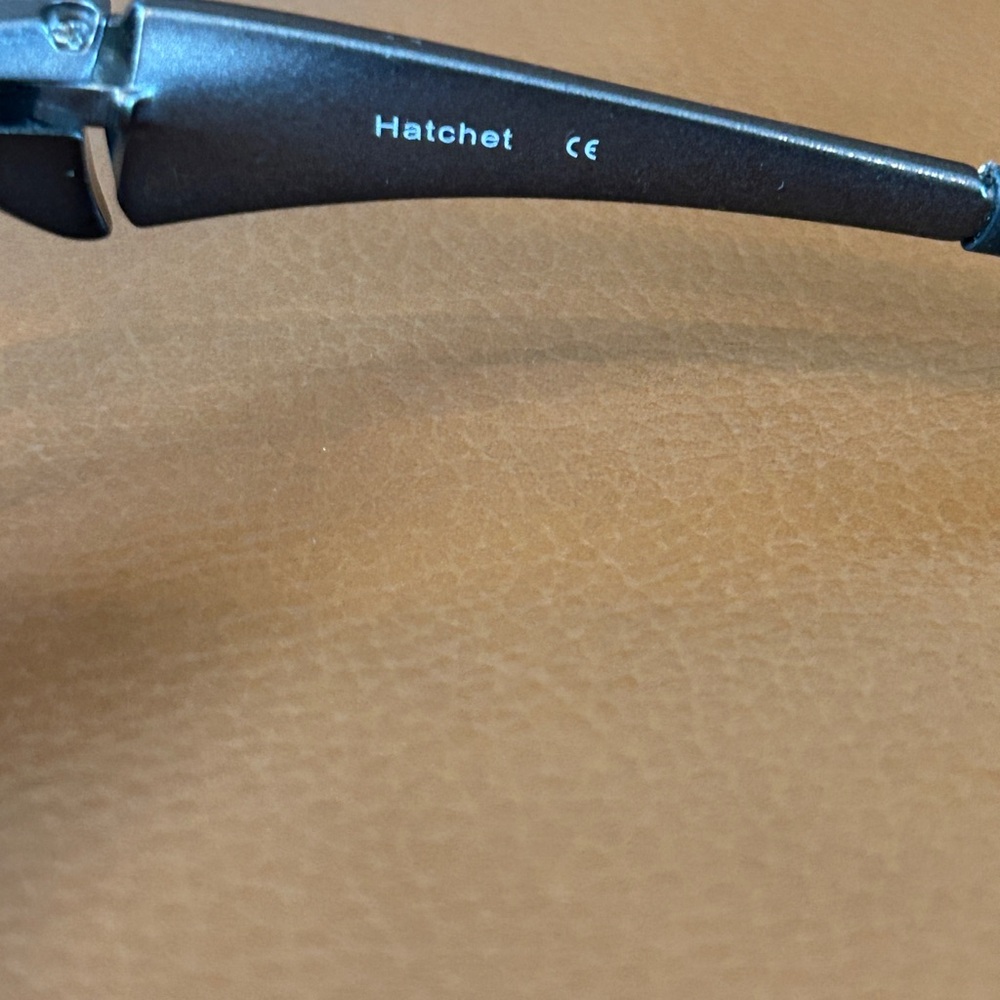 Oakley Hatchet Carbon Frame w/ Polarized Black lense - Vintage - PreOwned - Picture 13 of 15